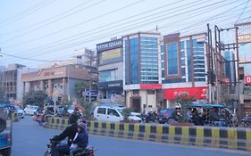 Hotel Panache 500 Mtrs From Shri Krishna Janma Bhumi Teample